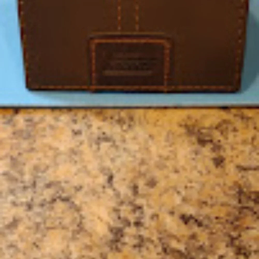 DICKIES TRIFOLD WALLET ID WIONDOW 4 CARD SLOTS ZIPPERED POCKET INSIDE BILLFOLD
